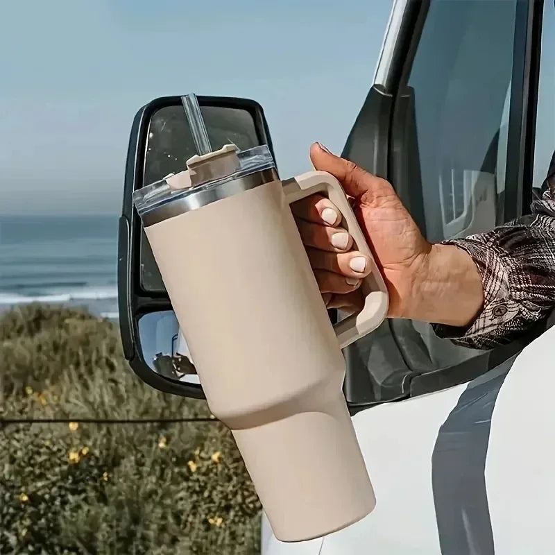 Garrafa de água de aço inoxidável Caneca de café para carro Copo personalizado com alça Tampa Palha Copo térmico a vácuo